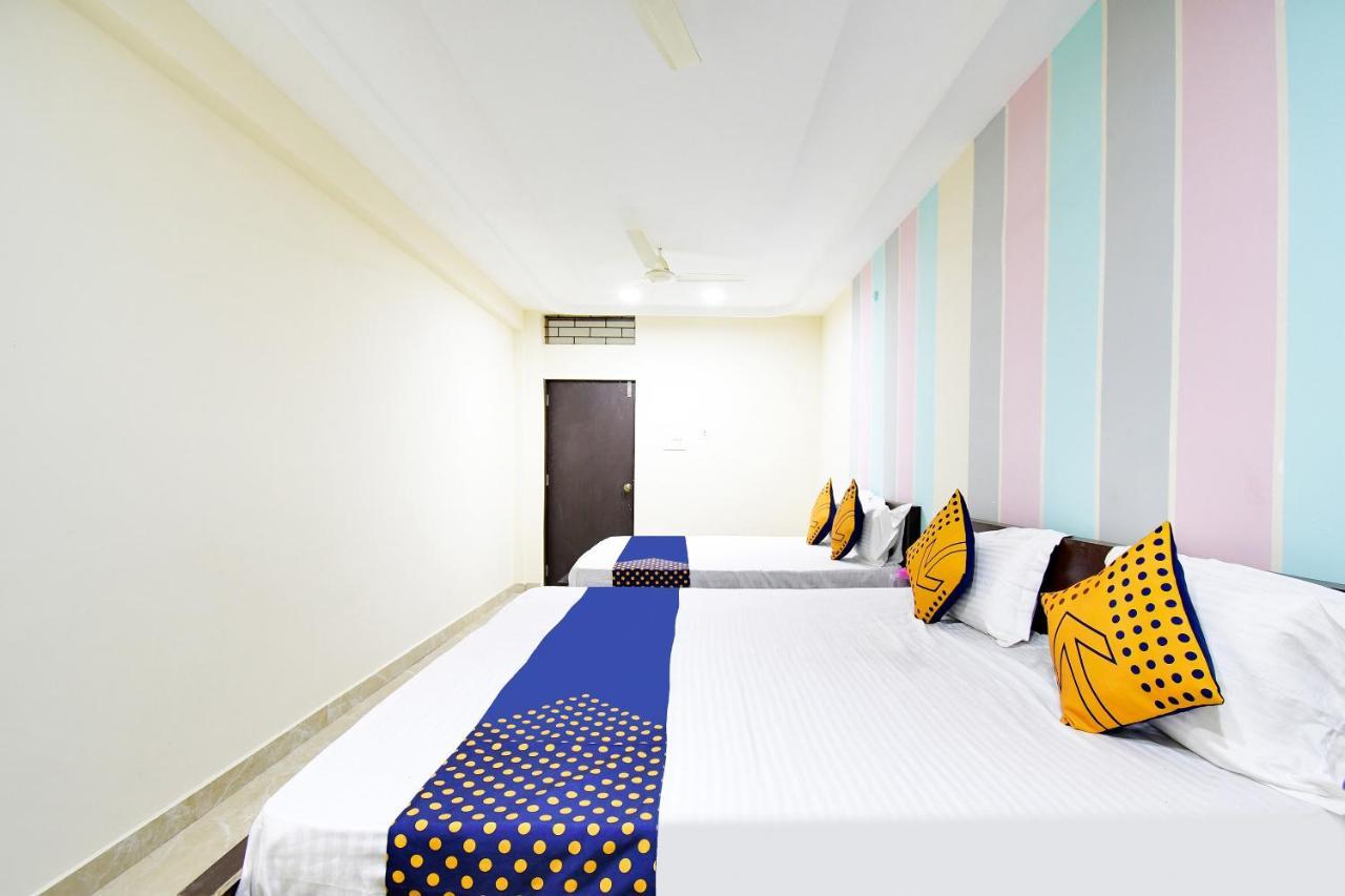 ホテルSpot On 67472 Anant Palace Raj Nandgaon エクステリア 写真
